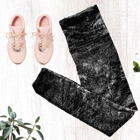 Athleta Pants - Athleta Ultra High Rise Elation Tights Leggings